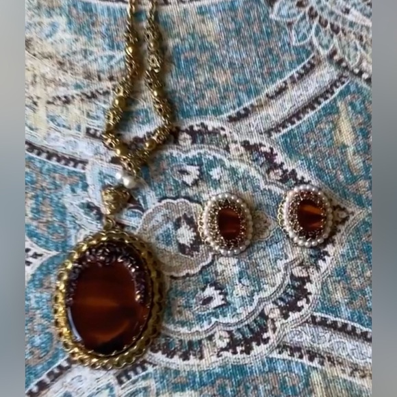 W Germany Necklace & Earrings ornate gilt tortoise color with tiny pearls - Picture 3 of 17